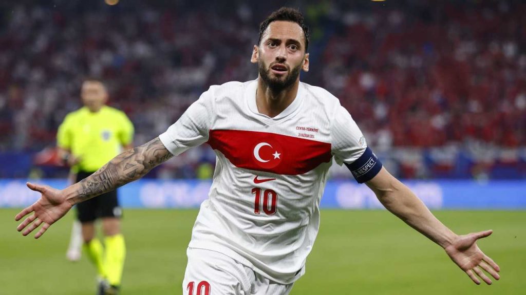 Calhanoglu Foto web, Internews1908.it